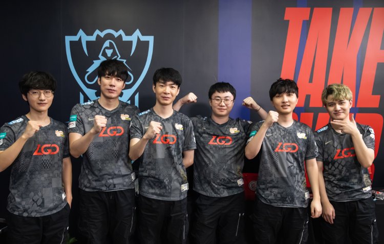 着两家俱乐 着两家俱乐